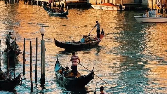 Venice, Italy - Main Island + Three Lagoon Islands - Exclusive Guide Service - No Transportation - Selected