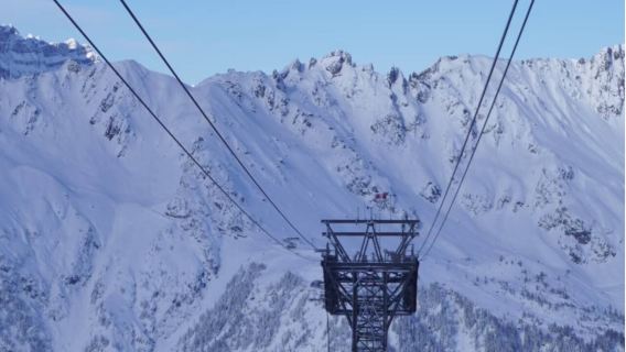 跨境雪山小鎮線