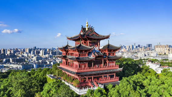 Explore the ancient relics of Hangzhou: Archaeological Ruins of Liangzhu City, Southern Song dynasty street, Hu Xueyan's former residence, and City God Pavilion