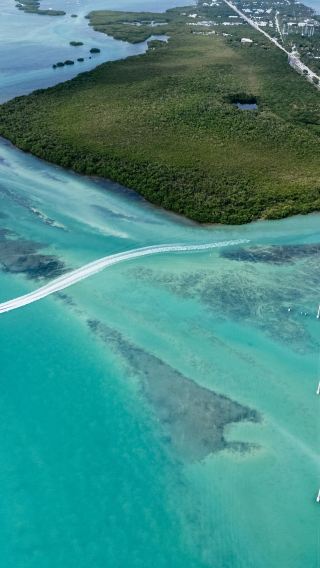 Small Group MAX14 Guests: Key West Roundtrip Day Tour from Miami Florida