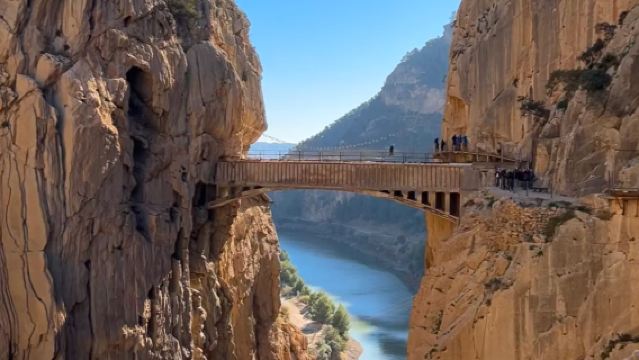 Málaga Hin- und Rückfahrt: Caminito del Rey (mit Erinnerungszertifikat) + Gruppenreise mit Wein- und Olivenölverkostung