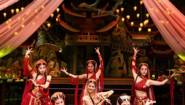 中国 上海叙宴 - 古代没入型宮廷宴会|飲食+民族衣装体験+万邦来朝テーマパフォーマンス【メイク/撮影/写真撮影手配可能】