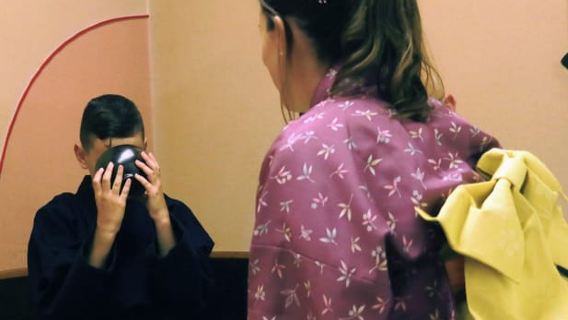 Learn Zen in a class of making Matcha tea near Osaka Castle