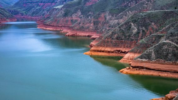 One-day tour from Lanzhou to Bingling Cave-Temple Complex, Liujiaxia, and the Yellow River-Tao River confluence