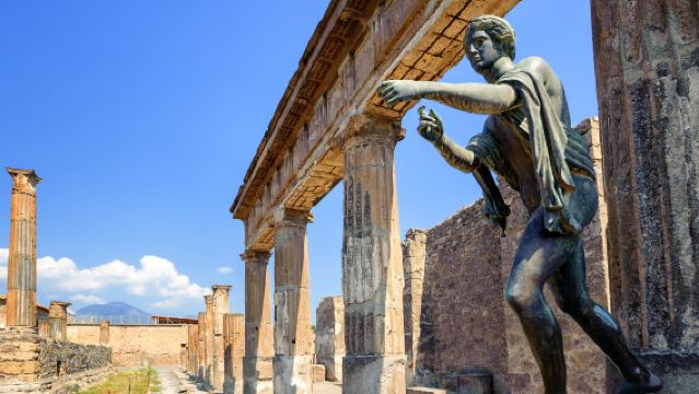 Pompeii and Herculaneum small group tour and tickets included