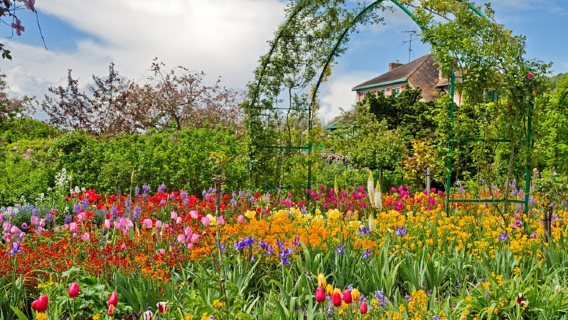 1-day tour to Monet's Gardens, Van Gogh's Cemetery, and Auvers-sur-Oise [8-person Small Group or private charter Available]