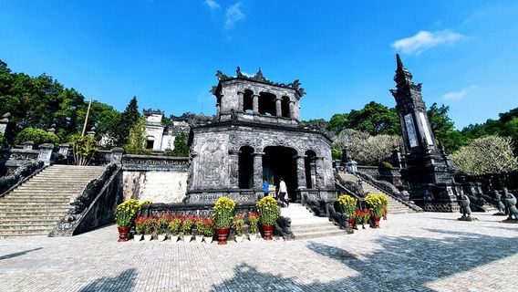 HueTours