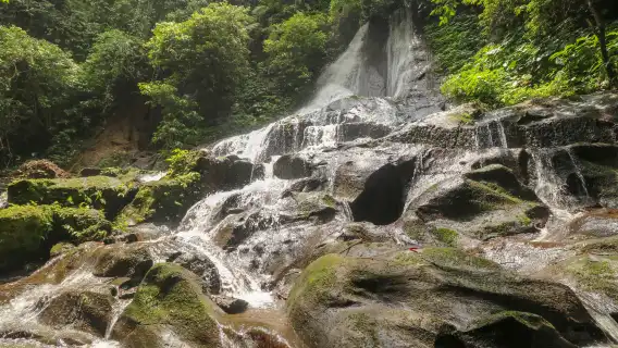 峇里島傳統服飾租借|多語言導覽