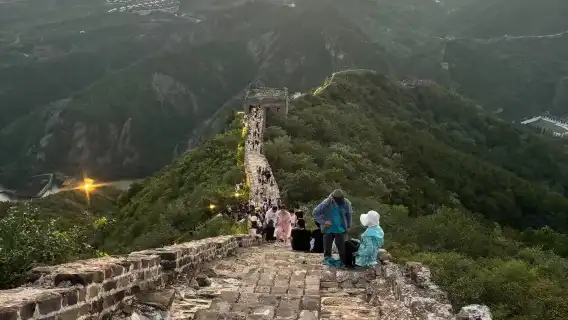 Beijing:Jinshanling Great Wall with Night Tour to Gubei Water Town and Simatai Great Wall 