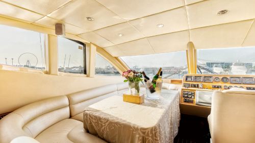 Luxury Yacht Experience in Dubai Transport Passes 6