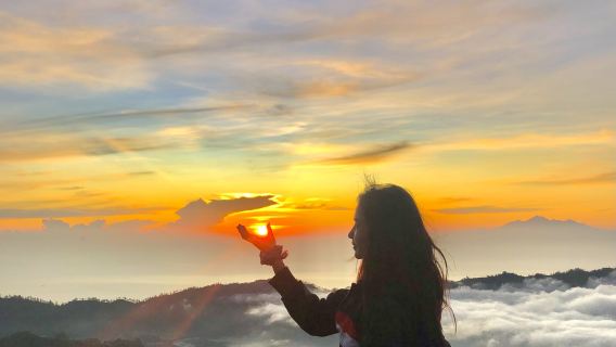 バトゥール山サンライズトレッキング日帰りツアー(山頂で朝食無料)