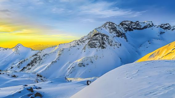 Chengdu Dagu Glacier Scenic Area 1-Day Tour: Experience a fairytale ice and snow world !