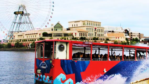 SKY DUCK, ein amphibisches Reisebus Sightseeing-Boot in Odaiba und Yokohama, Tokio, Japan.