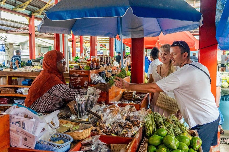 Mahé: Entdeckungstour durch den wilden Süden mit lokalem Mittagessen