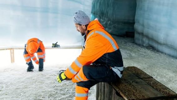 Nel ghiacciaio: combinazione motoslitta + tunnel di ghiaccio del Langjökull