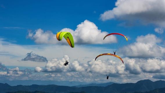 Parapendio a Pokhara
