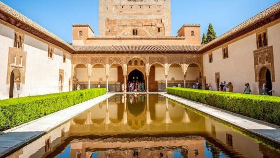 Full Alhambra tour from Seville with guide & transportation in private