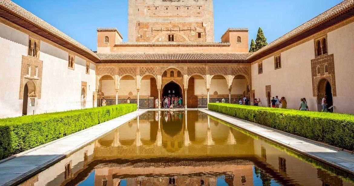 Full Alhambra tour from Seville with guide & transportation in private