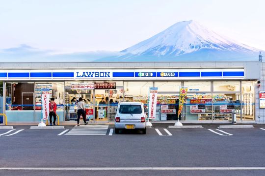 Mount Fuji Panoramic Tour from Tokyo | Optional Visits to Popular Parks, Oshino Hakkai, Lawson at Higashikawa Clock Shop, Lake Kawaguchi & Lake Yamanaka | Departing from Tokyo