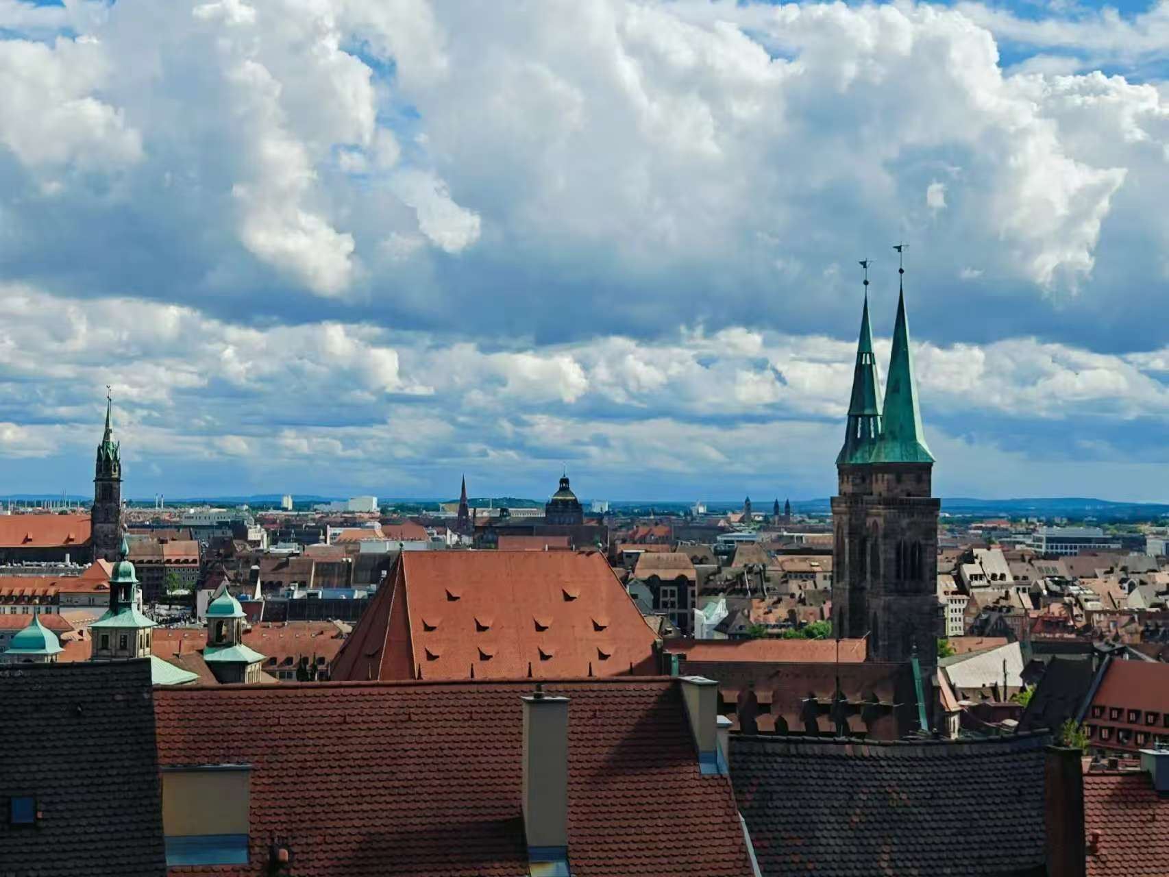 ทัวร์ 1 วัน ปราสาทหลวงนูเรมเบิร์ก + จัตุรัสตลาดหลัก + พิพิธภัณฑ์ชาติพันธุ์เยอรมัน + โบสถ์เซนต์ลอเรนซ์