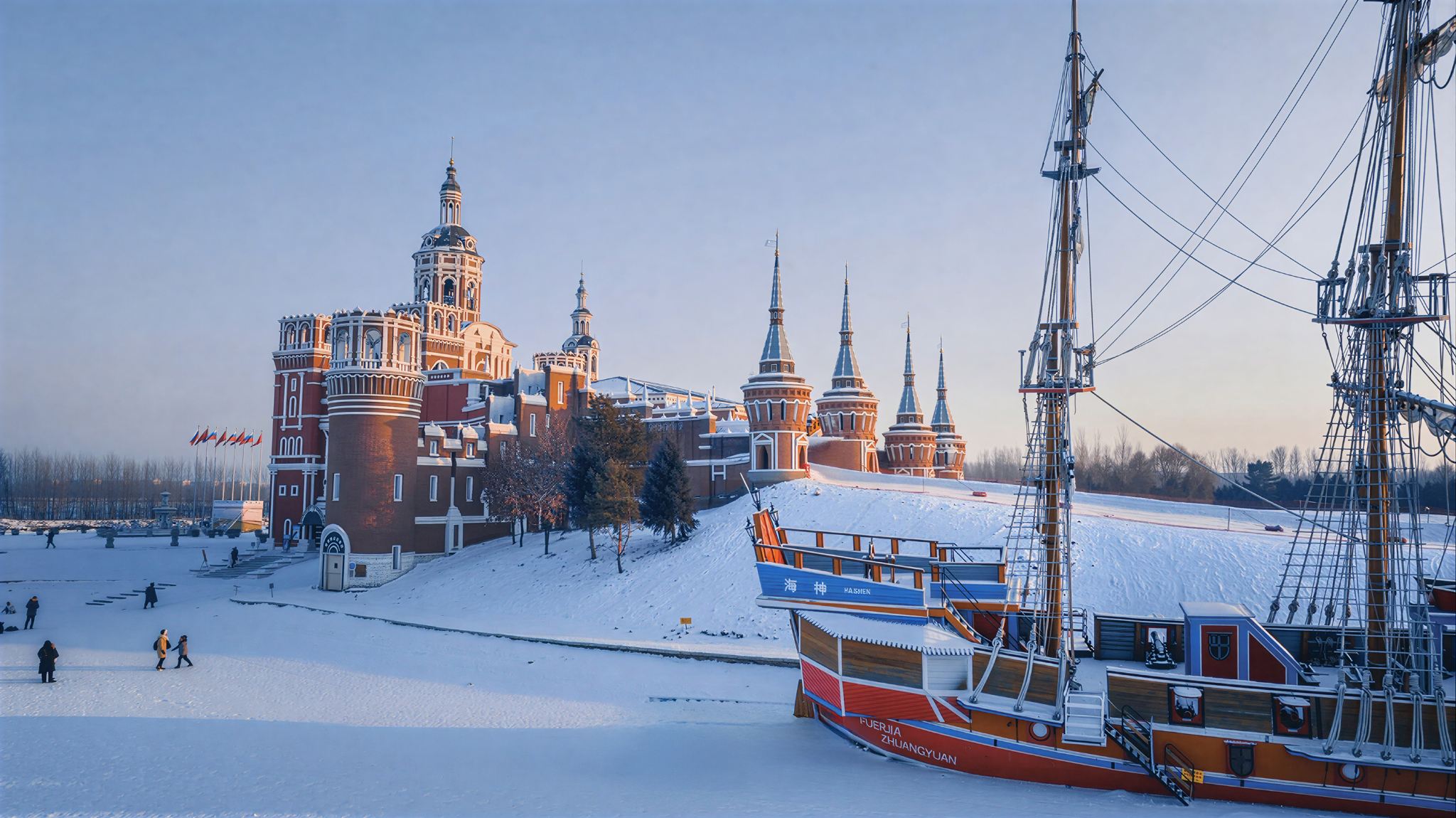 Ticket für das Harbin Volga Manor (Nachbildung der St. Nikolaus-Kirche mit hundertjährigem Charme + 30 russische Gebäude für großartige Fotos + Wintermärchen-Eis- und Schneepark)