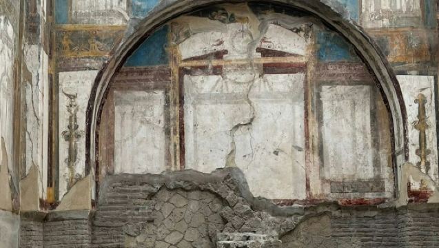 Ercolano: Hin- und Rückfahrt von/nach Neapel mit dem Bus