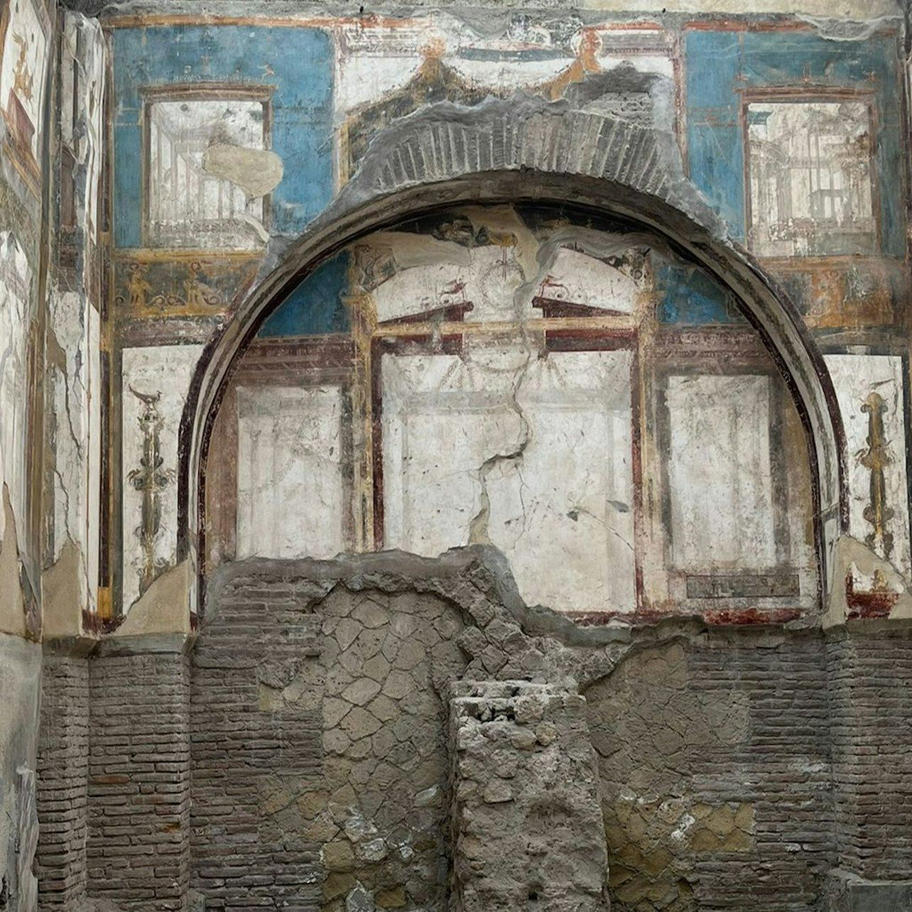 Ercolano: Hin- und Rückfahrt von/nach Neapel mit dem Bus