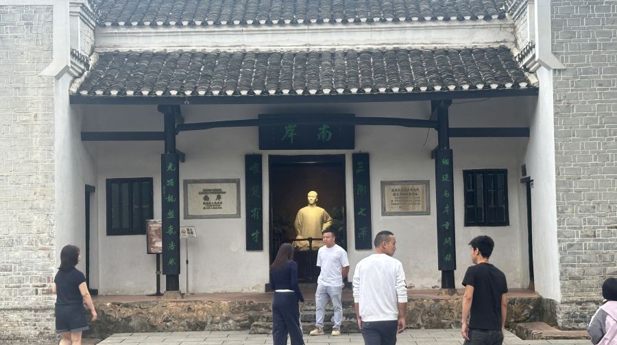 韶山毛澤東故居+劉少奇故居+銅像廣場+紀念館純玩一日遊無自費