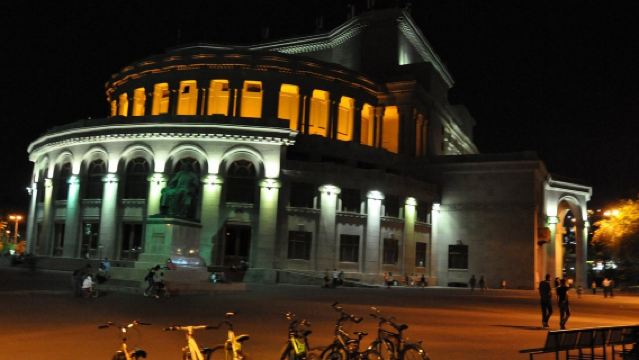 공화국 광장+캐스케이드 콤플렉스+아르메니아 오페라 극장 당일 치기 여행