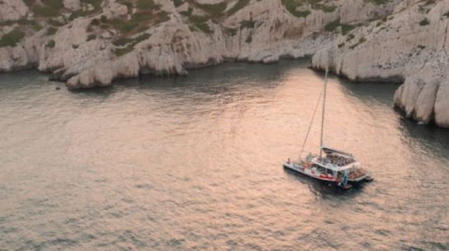 馬賽、弗里烏爾群島、伊夫堡：日落雙體船郵輪之旅