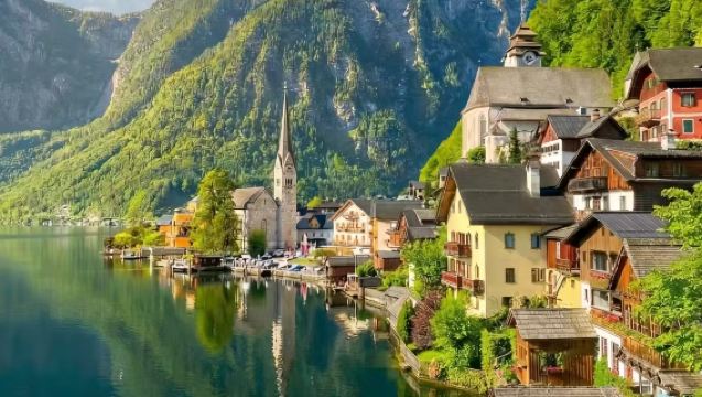 Austria 1-day private charter tour in Vienna + Salzburg + Hallstatt / customizable itinerary