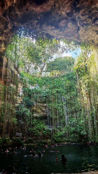 Round-trip 1-day tour from Cancun to Chichen Itza, Suytun cenote and Ik Kil cenote by private charter | Visit two cenotes