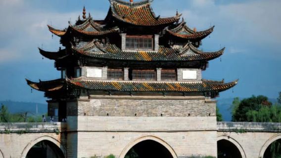 暢遊建水（十七孔橋-鄉會橋-團山民居-米軌小火車-燕子洞）