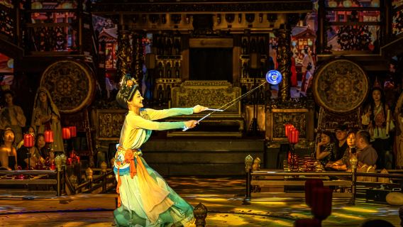 ซีอาน · เทียนเชว่ยงานเลี้ยงพระราชวังถัง | ย้อนเวลาสู่ยุคทองของราชวงศ์ถัง · ประสบการณ์อิมเมอร์ซีฟในงานเลี้ยงพระราชวงศ์ ชมการแสดงถัง + ลิ้มรสอาหารหลวง เลือกได้ระหว่างงานกลางวัน/งานค่ำ สามารถเพิ่มประสบการณ์การแต่งกายและแต่งหน้าในชุดฮั่นได้