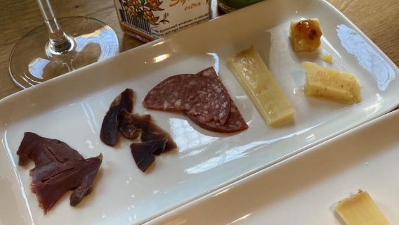 Stockholm: Guided Swedish Food Walking Tour in Södermalm