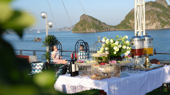 Wycieczka jednodniowa statkiem SEA LION VIP po Zatoce Ha Long – rejs po dziedzictwie światowym