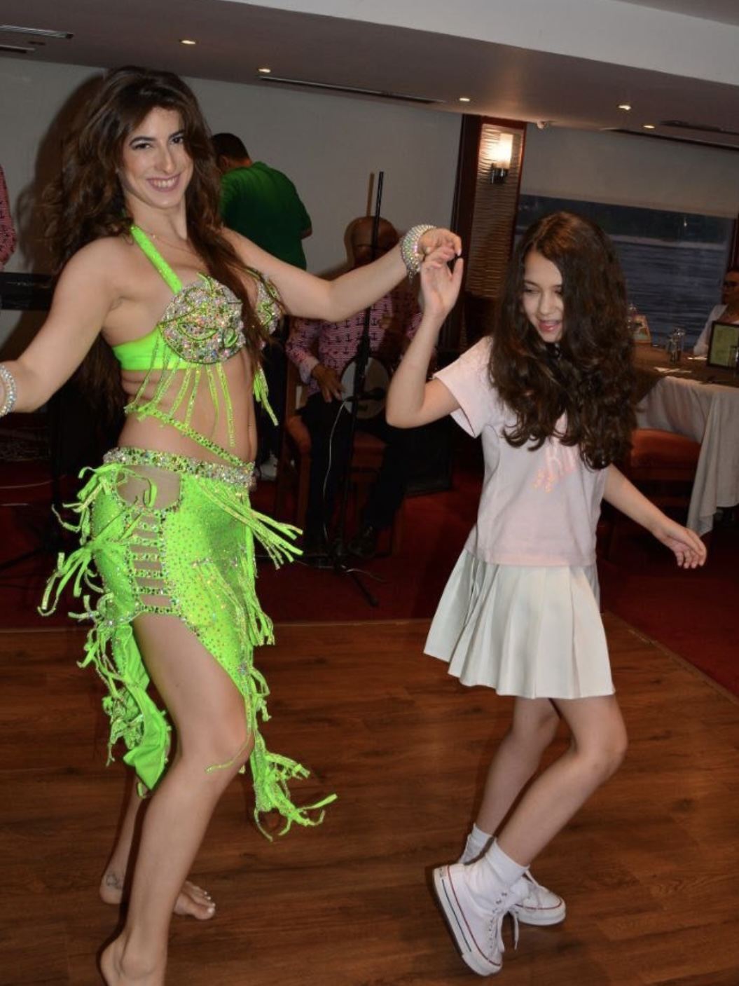 Crociera notturna sul Nilo al Cairo in Egitto [danza del ventre + danza sufi + danze tradizionali egiziane + cena a buffet]