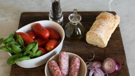 Siena: Market Tour and Cooking Class at a Local's Home