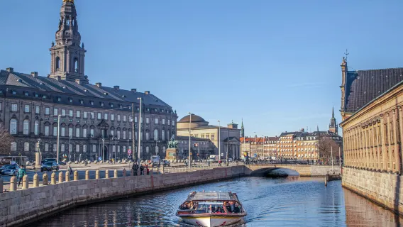 Copenhagen: Guided Classic Canal Tour & Harbour
