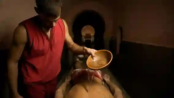 Madrid: Bath, Kessa & Massage Experience