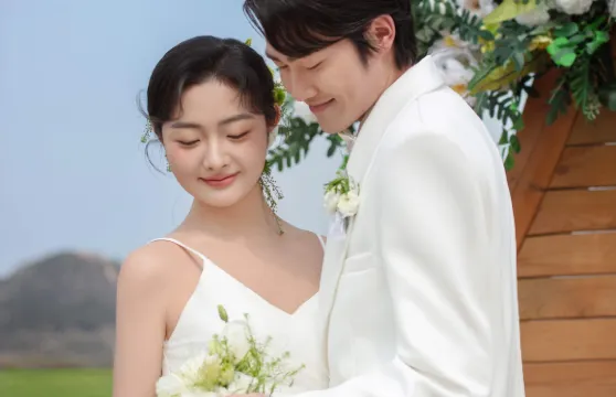 敖漢旗旅拍【婚紗寫真婚禮跟拍航拍/宣傳片紀錄片微電影/商業攝影攝像/翻譯】