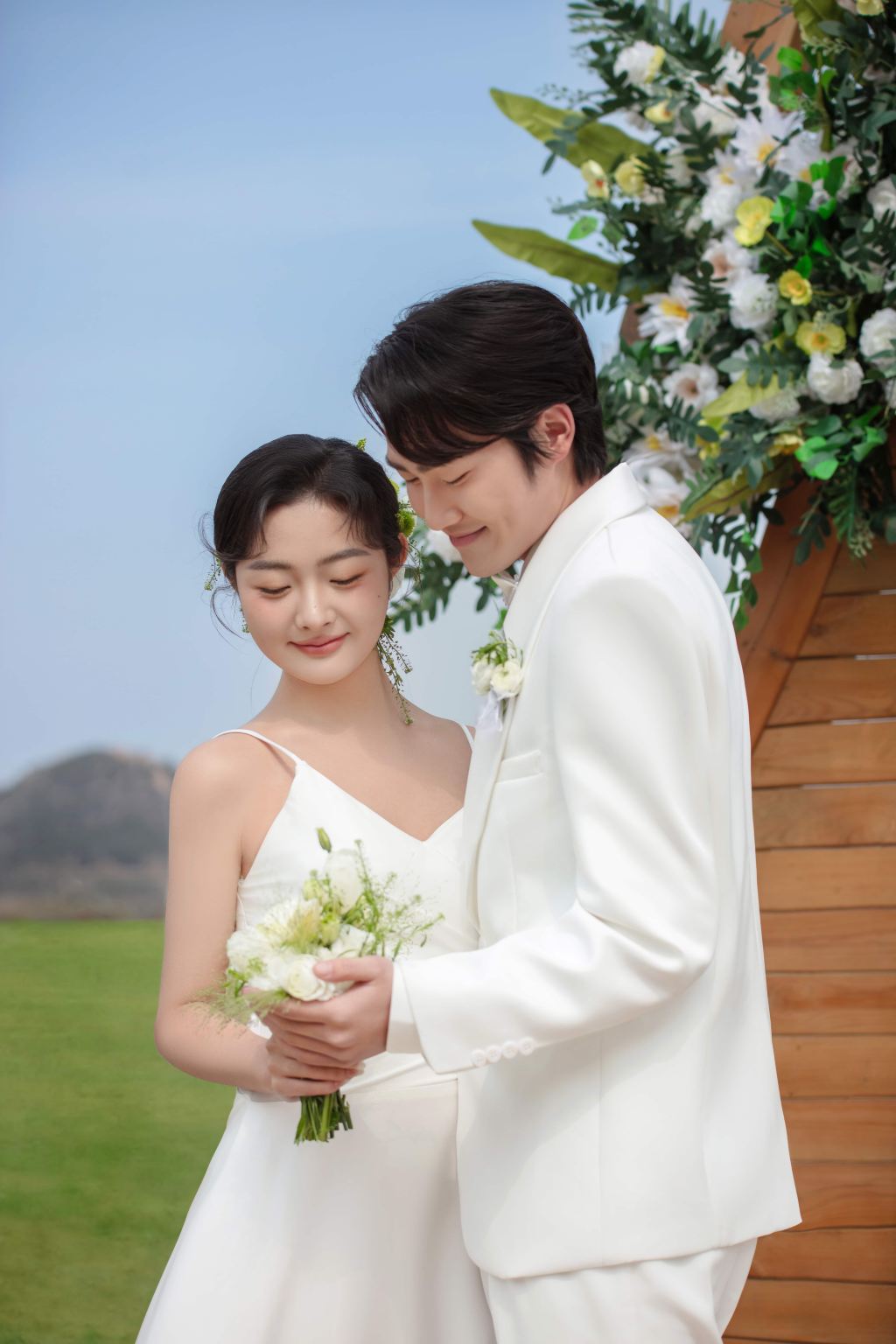 Trip Moments in Aohan Banner[Aohan Hot Spring Town wedding photography travel shoot, micro-film promotional video/customized local guide translation private charter]