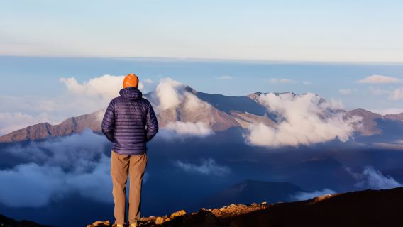 Excursion d'une journée au volcan Haleakalā et à la vallée d'Iao à Hawaï, incluant les billets d'entrée et la visite de villages pittoresques