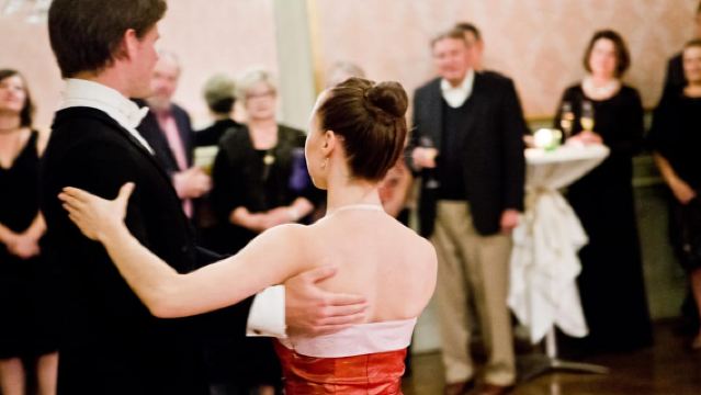 เวียนนา: วอลทซ์ ทู เดอะ บอล ซีซั่น