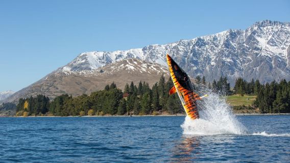 ควีนส์ทาวน์: ขี่ฉลามโจมตีด้วยพลังน้ำ