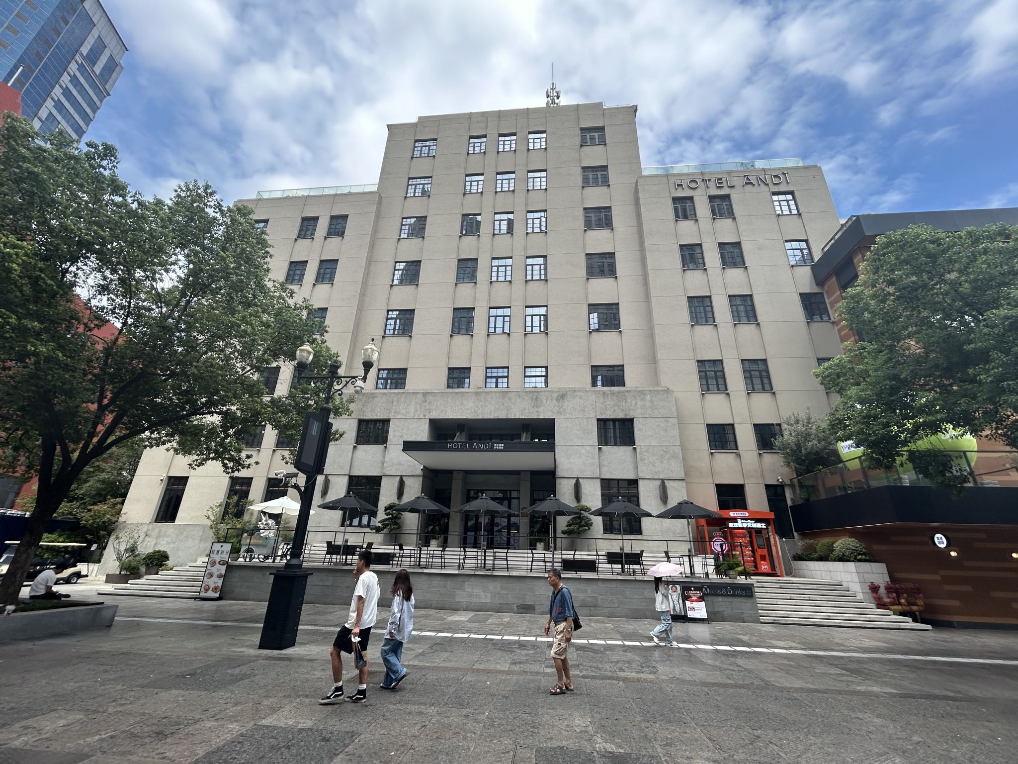 Couchsurfing - Jianghan Customs Museum + Art Afternoon Tea: Slow Living Experience on Jianghan Road Pedestrian Street