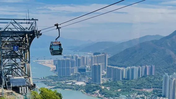 Traslados en Hong Kong: teleférico Ngong Ping 360 en Lantau y avistamiento de delfines en Tai O