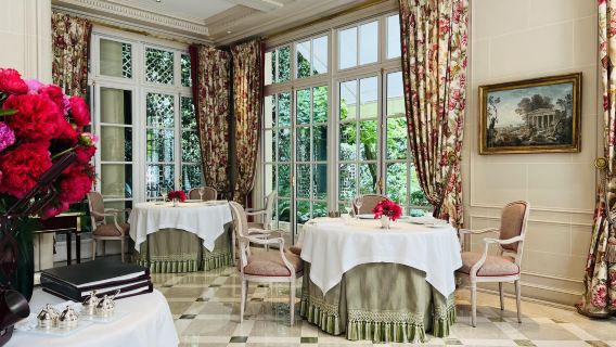 Paris Épicure restaurant reservation service