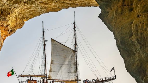 Benagil: Nachmittags-Höhlenfahrt mit Piratenschiff