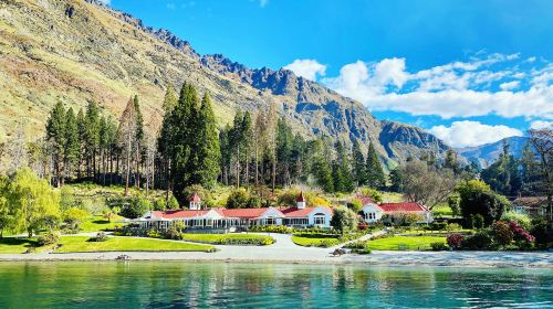 Book after inquiry/Queenstown Wanaka Tekapo Lake Farm Mount Cook Glenorchy Arrowtown/Airport/Point-to-point transportation/Tour guide and driver/Private car service
